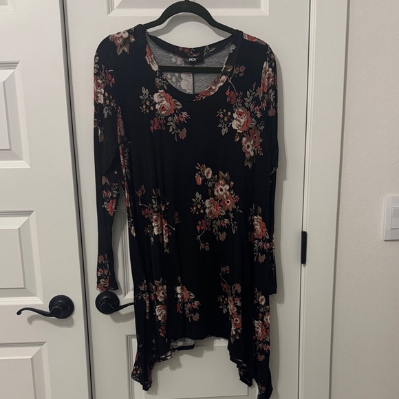 MOA USA Tops - MOA USA Black Floral Tunic Top